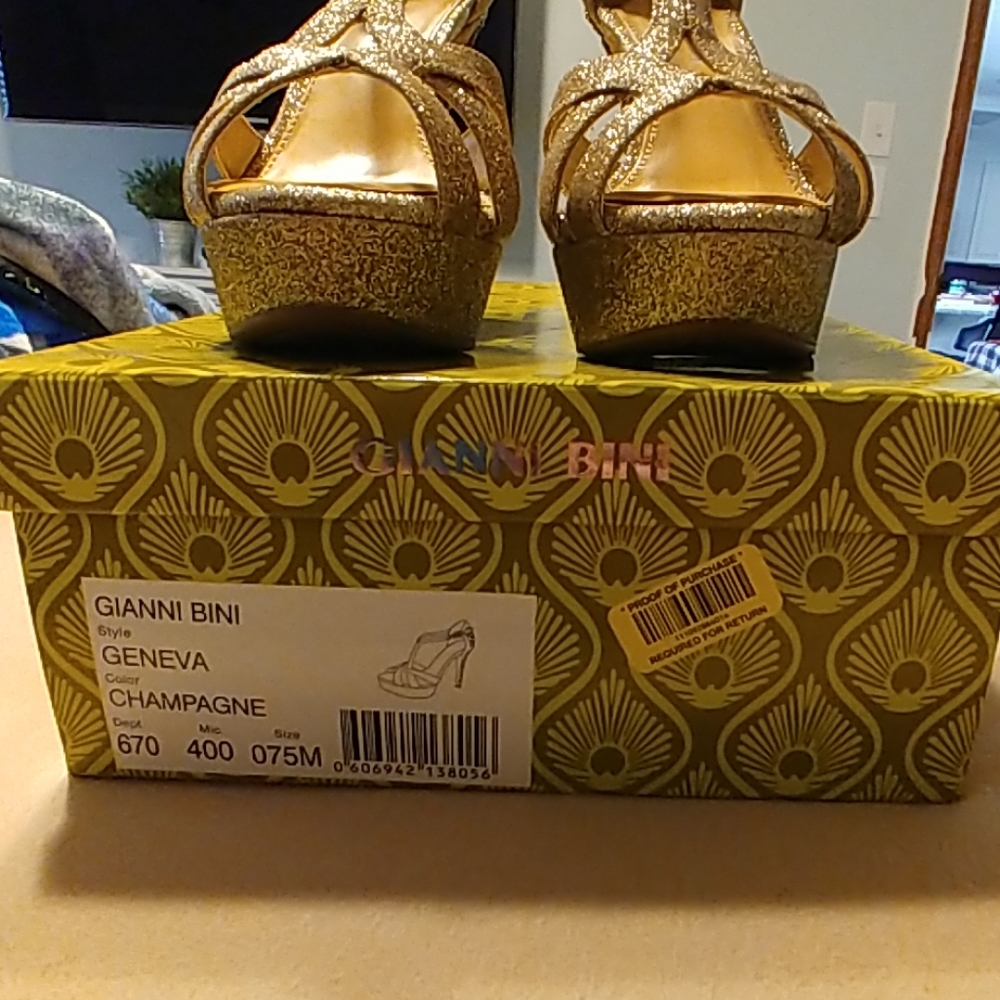 Shoes - Picture 2 of 3